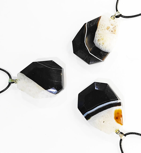 PN2256-Faceted Rectangle Black Agate Necklace - Image 4