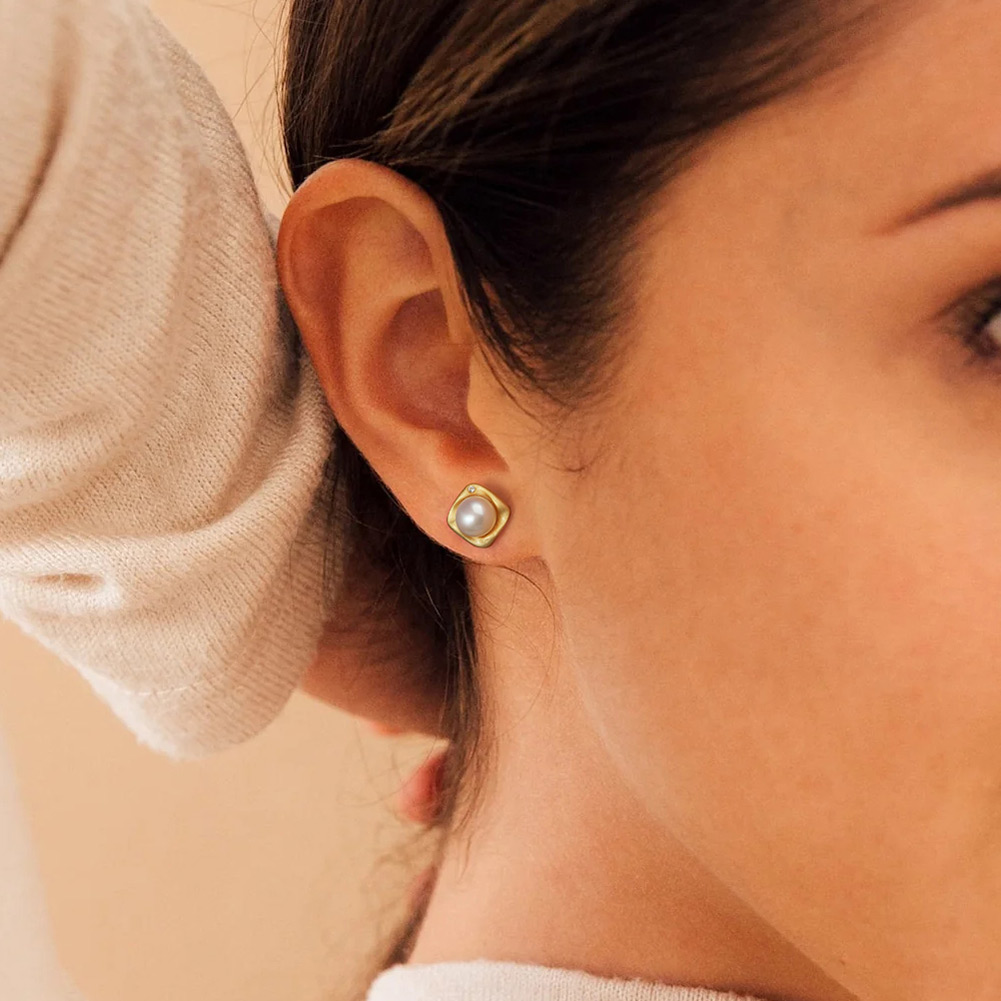 Pameer Store Solid 925 Sterling Silver Natural Round 6mm Genuine Pearl Clasp Stud Earring