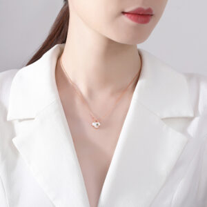 Pameer Store Natural Seashell With Green Clover Pendant Rose Gold Plated 925 Sterling Silver Necklace