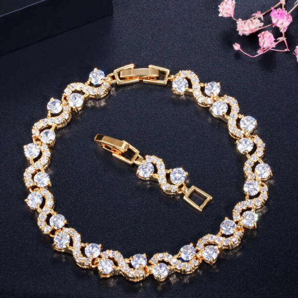 White Round Cubic Zirconia Crystal Pave Chunky Bracelet